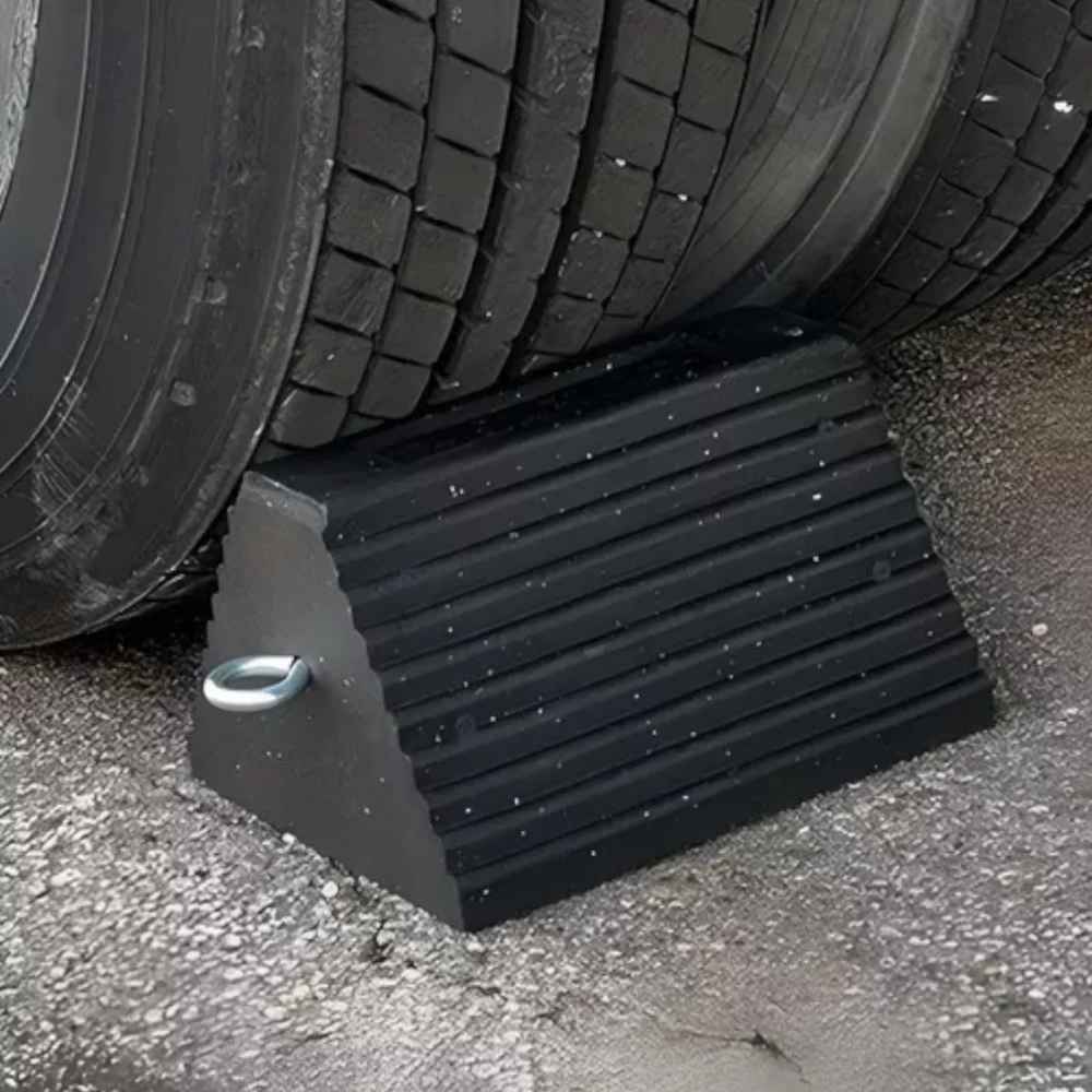Tope para Llanta Camión ACP TE01 Goma Negra 24x20x15 cm Estacionamiento - Imagen 2